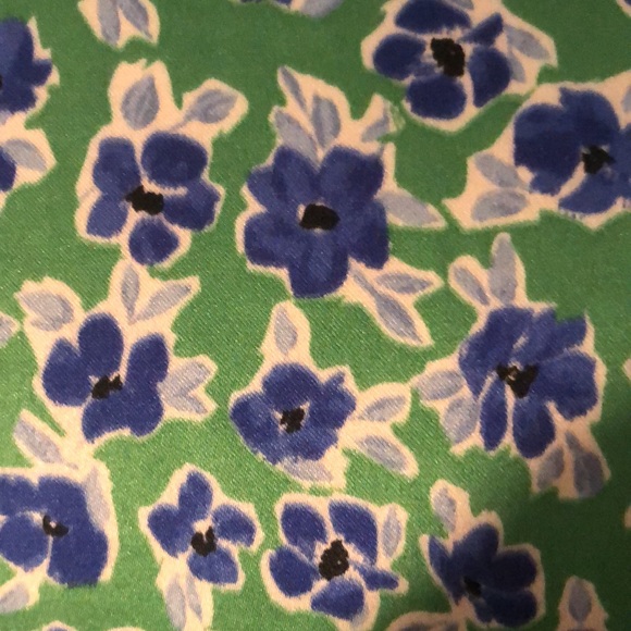Ann Taylor Sleep pajama top Med. Green background with white and blue flowers - Picture 9 of 12